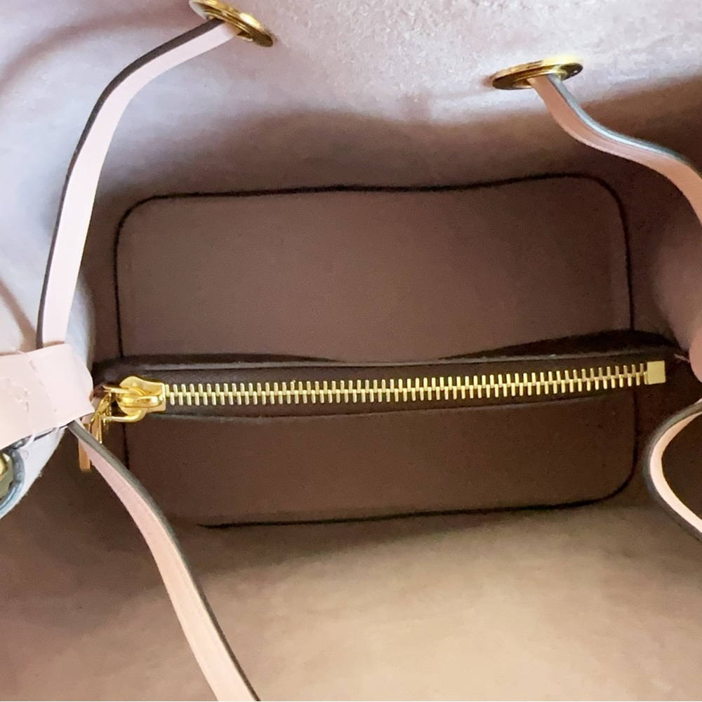 Louis Vuitton NéoNoé Pink Leather Bucket Handbag - Picture 5 of 10